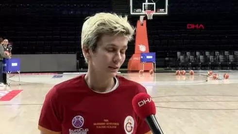 Galatasaray Kadın Basketbol Takımı Kaptanı Işıl Alben Taraftarımızın Müthiş Desteğiyle Avantajlı... Galatasaray Kadın Basketbol Takımı Kaptanı Işıl Alben Taraftarımızın Müthiş Desteğiyle Avantajlı...
