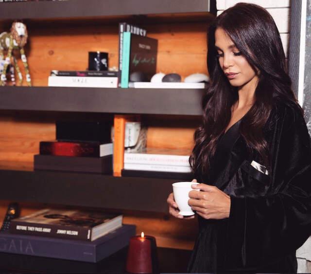 Hepsi Grubunun Cemre'sinden Yılla Sonra Gelen İtiraf: Bizi Yok Ederler