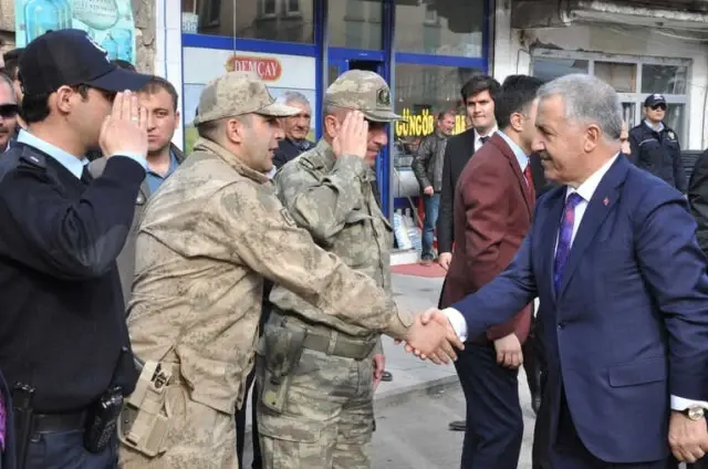Bakan Arslan'dan Belediye Başkanının Yakınlarına Taziye Ziyareti
