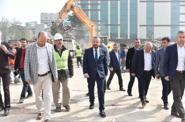 Başkan Doğan, Eski Hastane Alanında İnceleme Yaptı Başkan Doğan, Eski Hastane Alanında İnceleme Yaptı