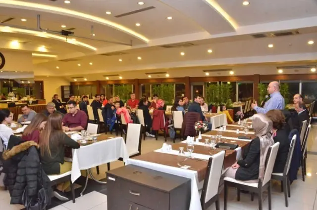 Belediye Başkanı Saraoğlu: Doktorların Toplum İçinde Farklı Bir Statüye Sahip Olması Gerekiyor Belediye Başkanı Saraoğlu: Doktorların Toplum İçinde Farklı Bir Statüye Sahip Olması Gerekiyor