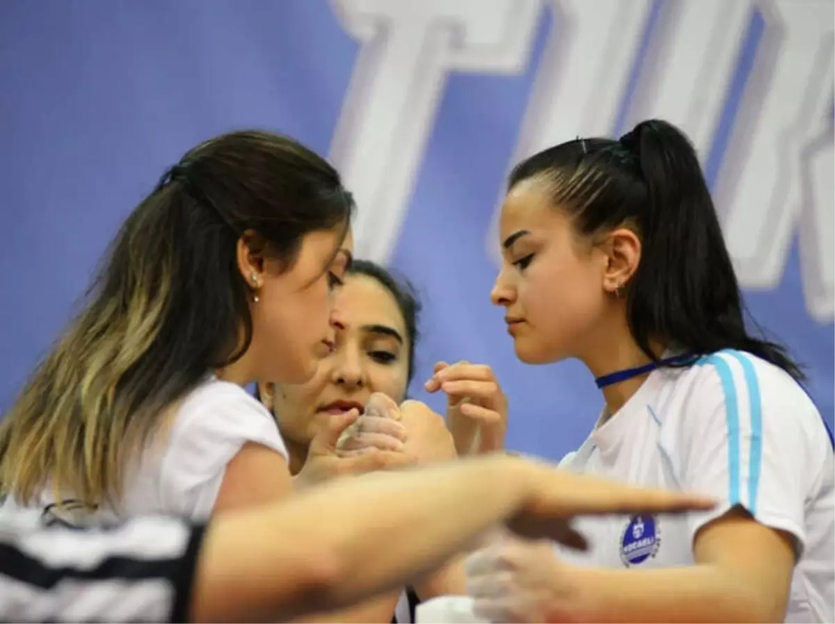 Kağıtspor'un Bilek Güreşçileri Sofya Yolcusu