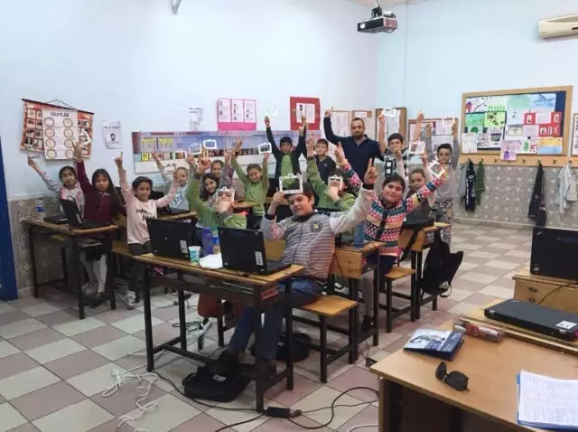 Minik Parmaklar Geleceği Programlıyor' Projesinde Yeni Dönem Başladı Minik Parmaklar Geleceği Programlıyor' Projesinde Yeni Dönem Başladı