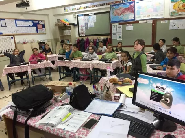 Minik Parmaklar Geleceği Programlıyor' Projesinde Yeni Dönem Başladı Minik Parmaklar Geleceği Programlıyor' Projesinde Yeni Dönem Başladı