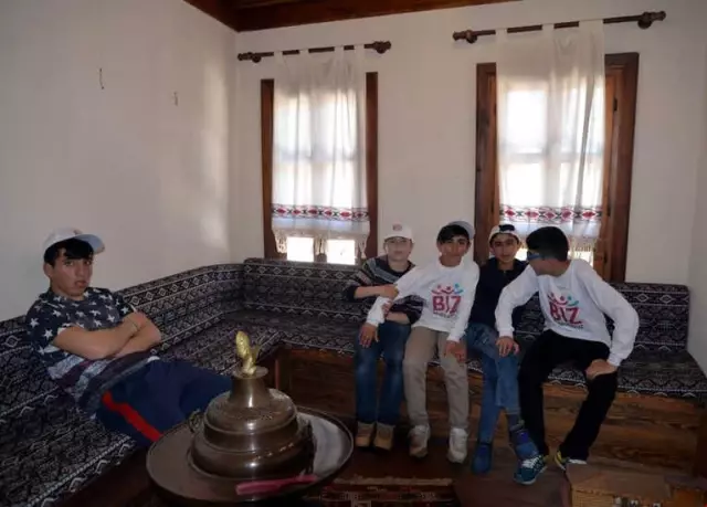 Ardahanlı Öğrenciler Osmaneli ve Pazaryeri'ni Ziyaret Etti Ardahanlı Öğrenciler Osmaneli ve Pazaryeri'ni Ziyaret Etti