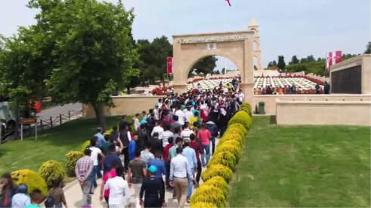 Çanakkale Şehit Dedelerine Dua Edip Afrin'deki Mehmetçiğe Mektup Yazdı