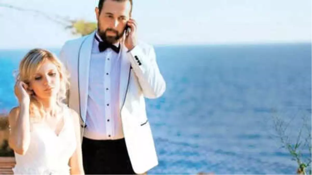 Kızlarının Düğünü İçin İzmir'e Gelen Rus Çiftin Kaybolan Bavulları İçin 32 Bin TL Tazminat
