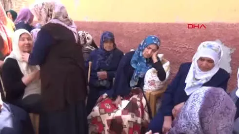 Kayseri Kazada Hayatını Kaybeden Baba ve 3 Evladı Son Yolculuklarına Uğurlandı Kayseri Kazada Hayatını Kaybeden Baba ve 3 Evladı Son Yolculuklarına Uğurlandı