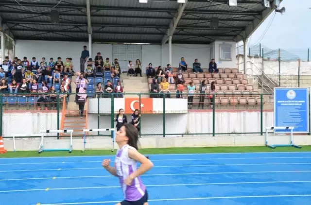 Yıldızlar Puanlı Atletizm Yarışları, Safranbolu Tartan Atletizm Pistinde Başladı