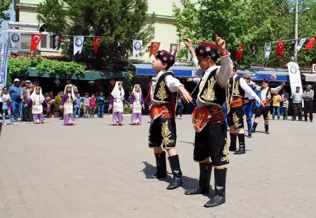 Binlerce Tohum, Manisa'da Takas Edildi Binlerce Tohum, Manisa'da Takas Edildi