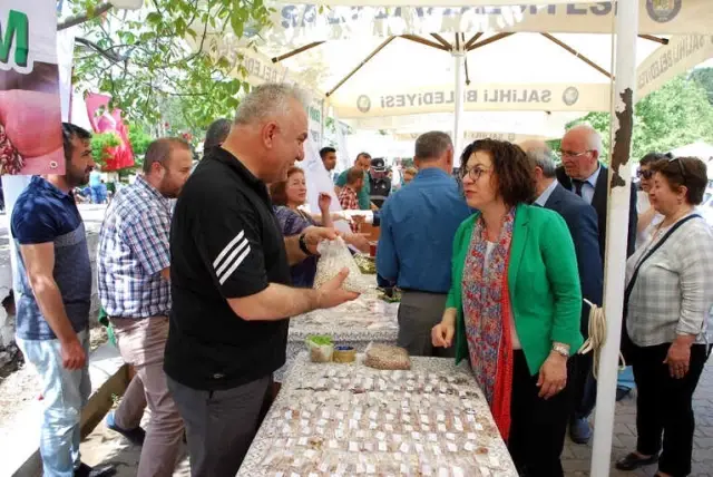 Binlerce Tohum, Manisa'da Takas Edildi Binlerce Tohum, Manisa'da Takas Edildi