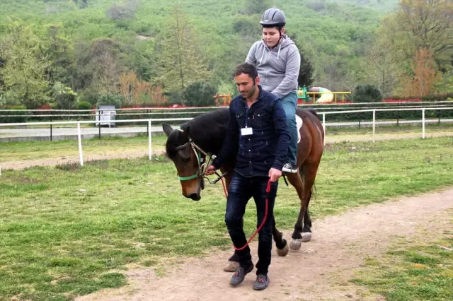 Ordu'da Öğrenciler At Bindi