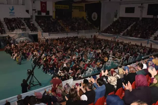 Aliağa'da Kur'an-ı Kerim Ziyafeti Aliağa'da Kur'an-ı Kerim Ziyafeti