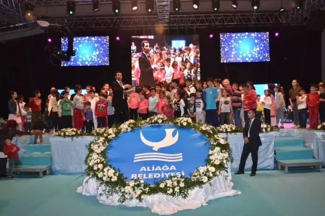 Aliağa'da Kur'an-ı Kerim Ziyafeti Aliağa'da Kur'an-ı Kerim Ziyafeti