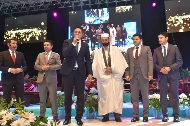 Aliağa'da Kur'an-ı Kerim Ziyafeti Aliağa'da Kur'an-ı Kerim Ziyafeti