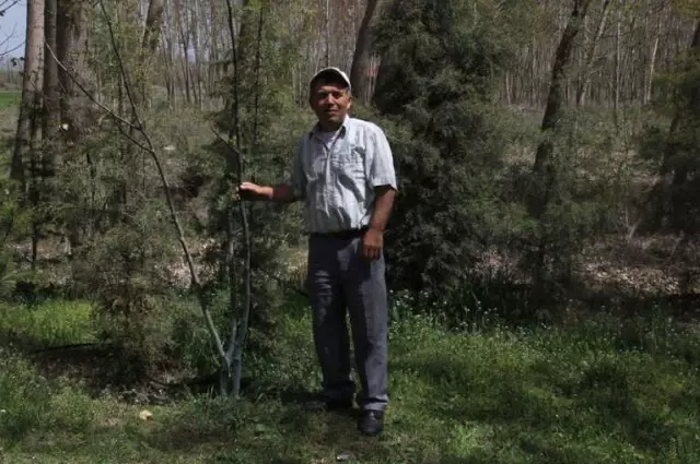 15 Yıldır Doğadaki Çöpleri Toplayıp Satıyor, Parasıyla Fidan Alıp Dikiyor