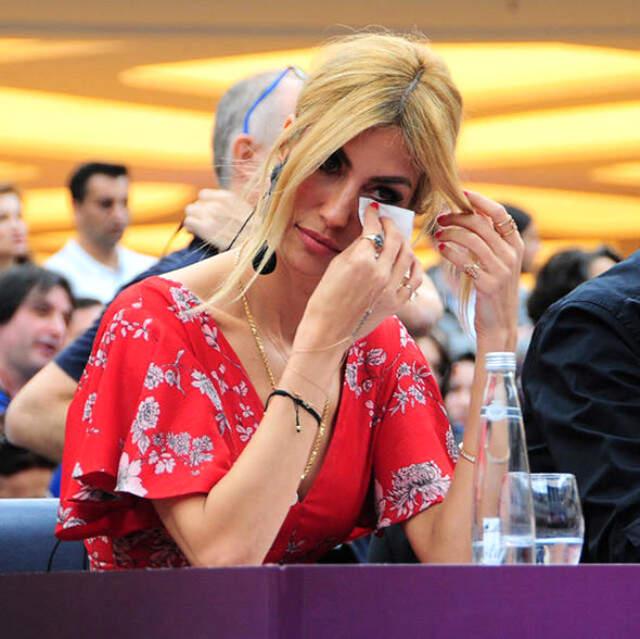 Çağla Şıkel'in 'Gençlik Sırrım' Dediği Annesi, Yıllara Meydan Okuyor
