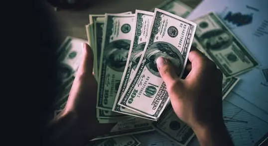Dolar/tl Dar Bantta Dalgalandı