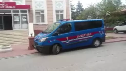 Eski Savcı Yunanistan'a Kaçarken Yakalandı - Jandarma Aracının Çıkışı