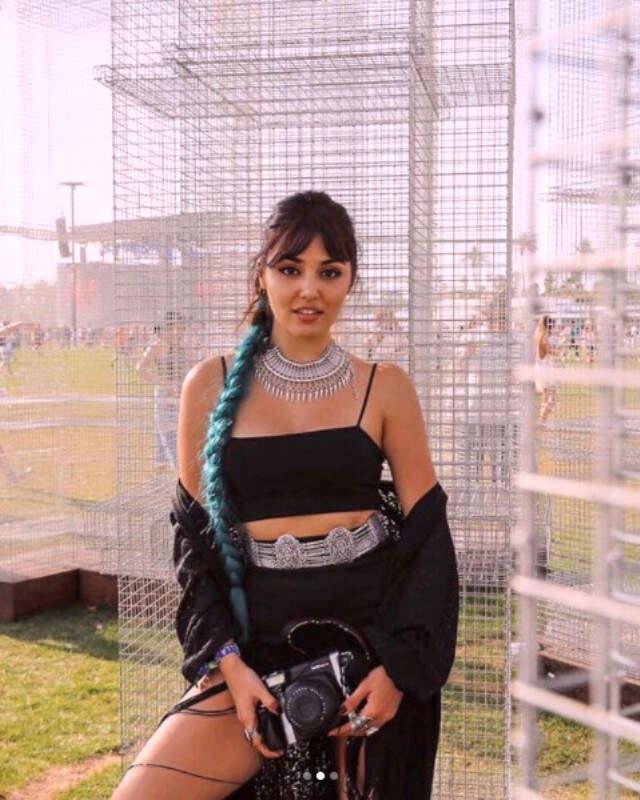 Hande Erçel, Katıldığı Festivalde Tercihleriyle Sınırları Zorladı
