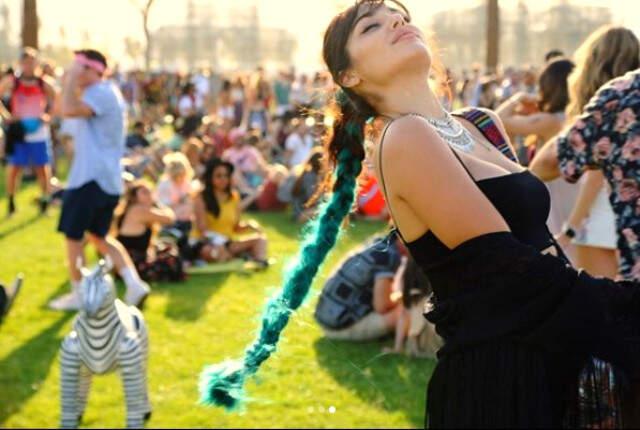 Hande Erçel, Katıldığı Festivalde Tercihleriyle Sınırları Zorladı