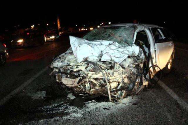 İki Otomobil Birbirine Girdi! Feci Kazada 6 Ölü, 5 Yaralı Var