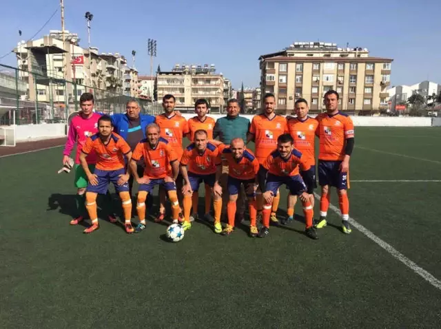 İşitme Engelliler Futbol Takımı Şampiyonluk Kupasını Kaldırdı
