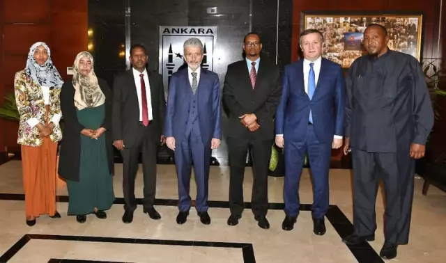 Kardeş Şehir Mogadişu'dan Başkan Tuna'ya Ziyaret Kardeş Şehir Mogadişu'dan Başkan Tuna'ya Ziyaret