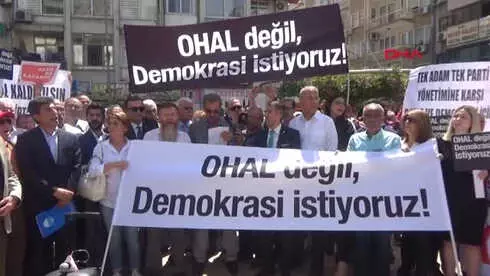 Mersin'de Ohal'e Karşı Oturma Eylemi