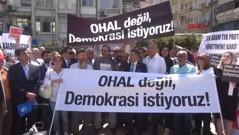 Mersin'de Ohal'e Karşı Oturma Eylemi