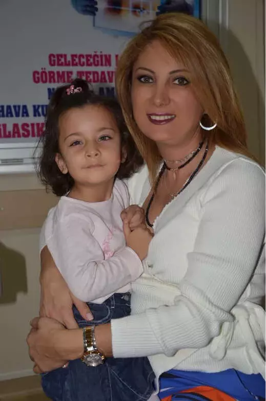Minik Elif 3 Yaşında Kataraktan Kurtuldu