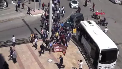 Şanlıurfa'da CHP'den Oturma Eylemi Şanlıurfa'da CHP'den Oturma Eylemi