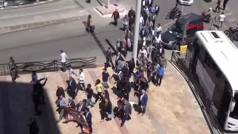 Şanlıurfa'da CHP'den Oturma Eylemi Şanlıurfa'da CHP'den Oturma Eylemi