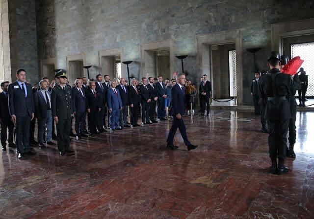 Trabzonspor Yönetimi Anıtkabir'i Ziyaret Etti