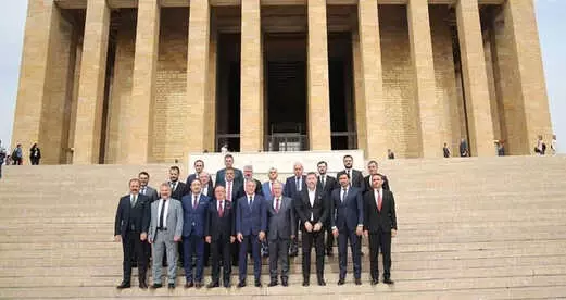 Trabzonspor Yönetimi Anıtkabir'i Ziyaret Etti