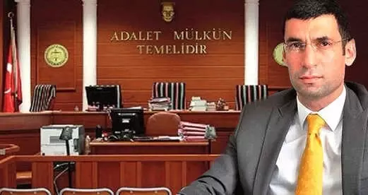 Derik Kaymakamı Safitürk'ü Şehit Eden Sanık, Duruşmada Kendini Ateşe Verdi Derik Kaymakamı Safitürk'ü Şehit Eden Sanık, Duruşmada Kendini Ateşe Verdi