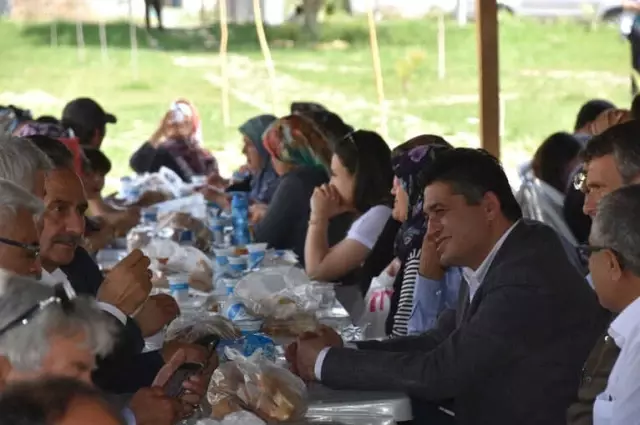 Uzunhasanlar'da Binlerce Kişi Geleneksel Köy Hayrında Buluştu