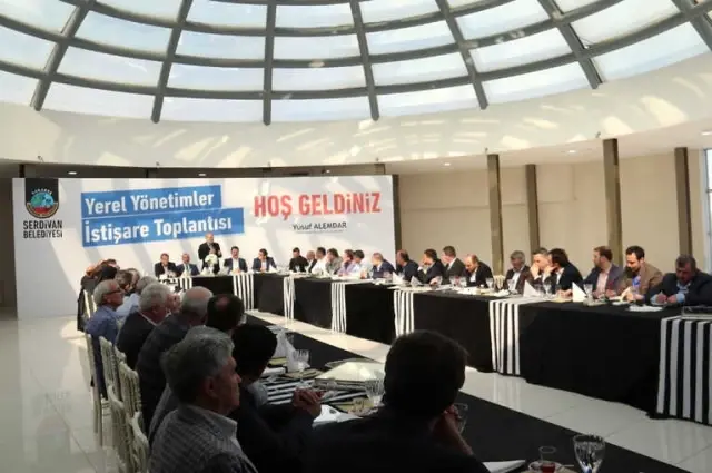 Yerel Yönetimler Serdivan'da Bir Araya Geldi Yerel Yönetimler Serdivan'da Bir Araya Geldi