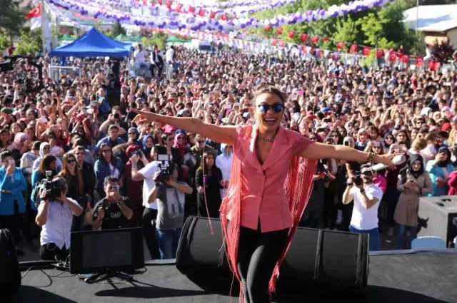 Ziynet Sali Mardin'i Salladı