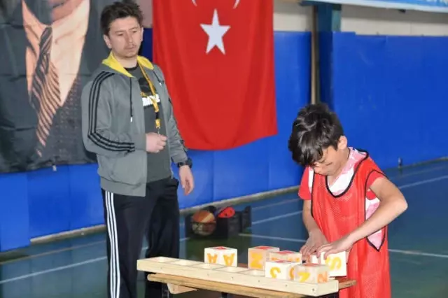 6. Geleneksel 23 Nisan Çocuk Şenlikleri Başladı