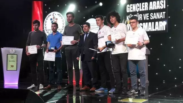 Afyonkarahisar Gençlik Merkezi Bilgi Yarışmasında Bölge Birincisi Oldu