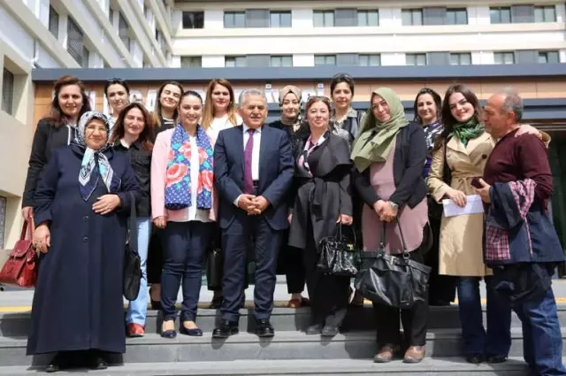 AK Parti Melikgazi Kadın Kollarından Melikgazi Belediyesine Ziyaret