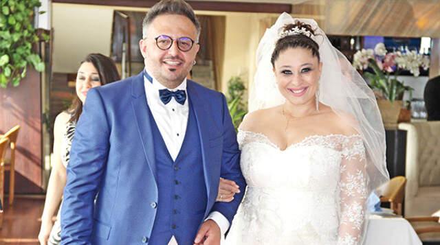 Apar Topar Evlenen Güzel Oyuncu Derya Şen'in Göbeğini Gören 'Hamile Olabilir' Dedi