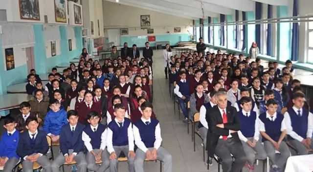 Arpaçay Kaymakamı Koç, Öğrencilerle Buluştu