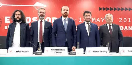 'At Binenin, Kılıç Kuşananın'