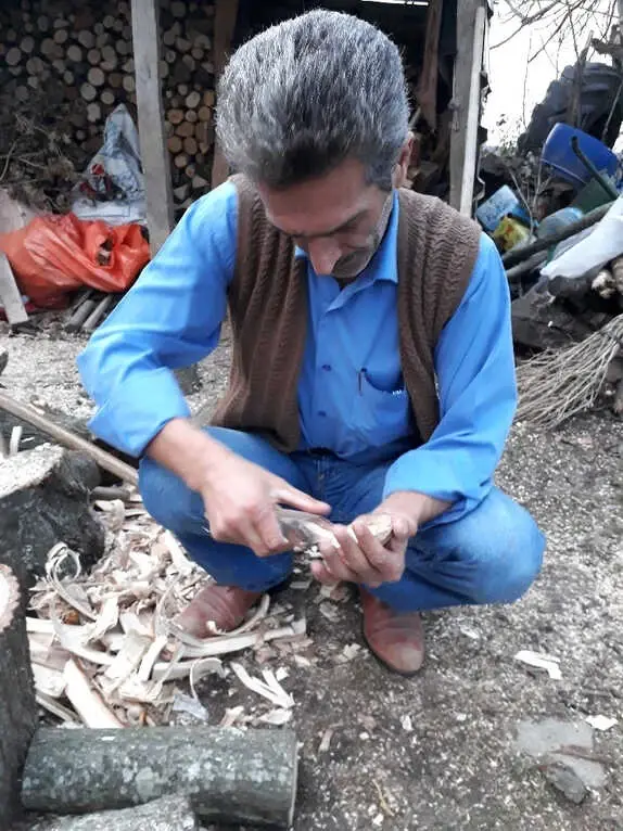 Boş Vakitlerinde Ağaçtan Mutfak Aletleri Yapıyor