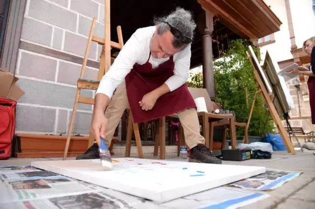 Çinli Ressam Hamamönü Sanat Sokağı'nda
