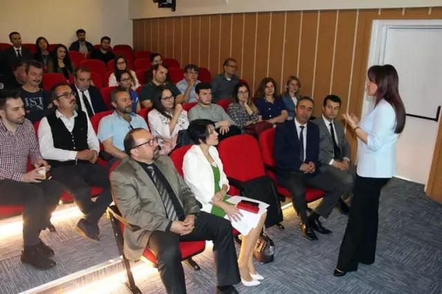 Denizli'de, Acil Servislerde Görevli Pratisyen Hekimlere Eğitim Verildi
