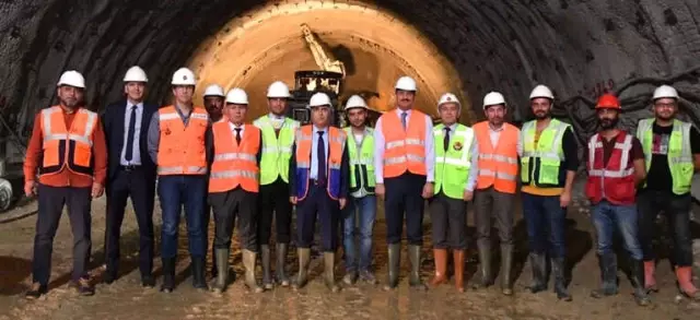 Honaz Tüneli'nde Çalışmalar Devam Ediyor