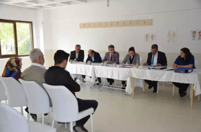 Kapalı Pazar Yerindeki Dükkânların Satışı İhalesi Yapıldı